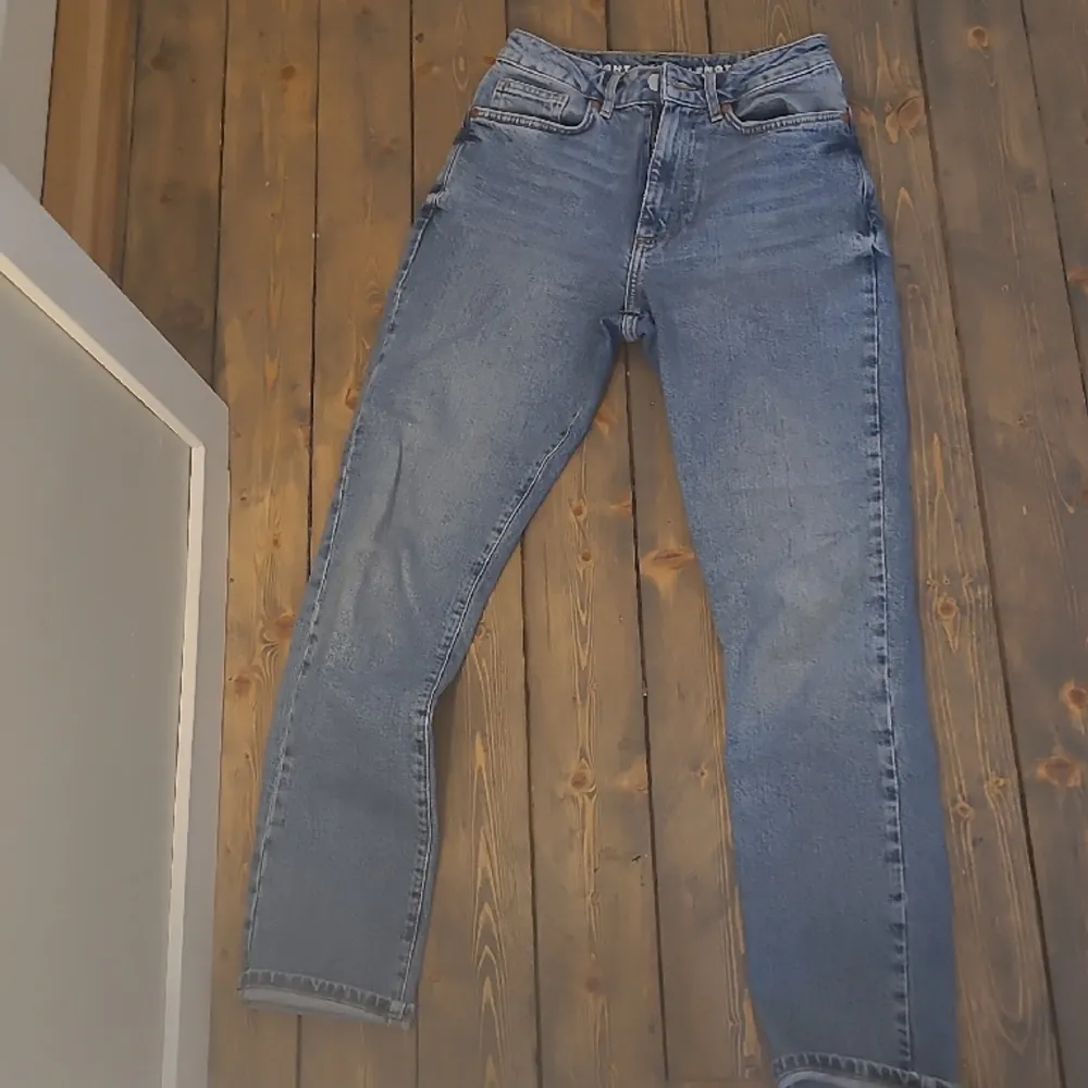 Ett pqr bik bok jeans säljer då jag aldrig yar använt dom🫶. Jeans & Byxor.