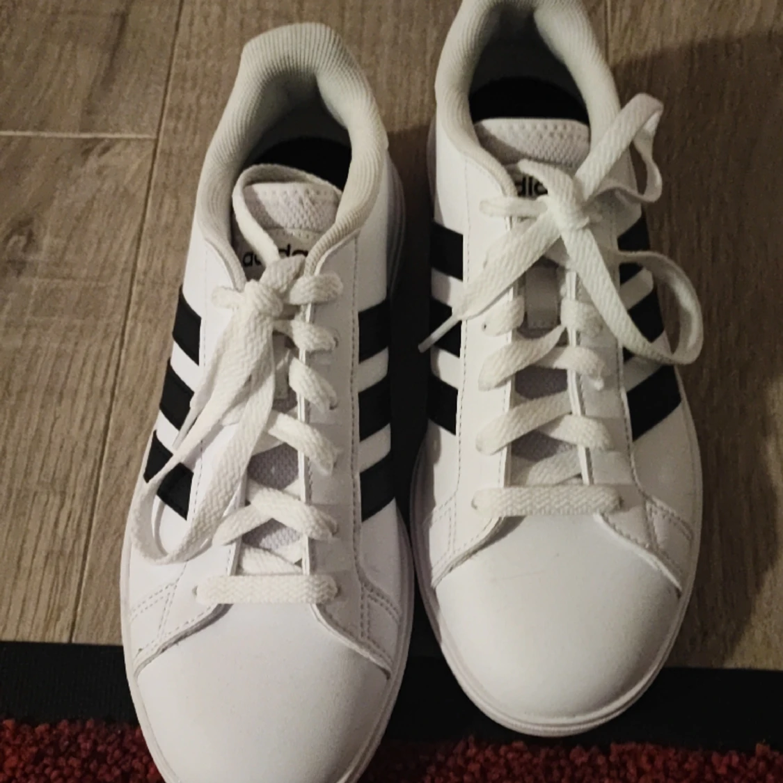Adidas skor