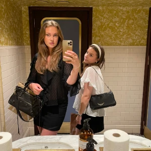 FinTopp🤍 - En super vacker blush från Zara 🤍 fin/nyskick ! 