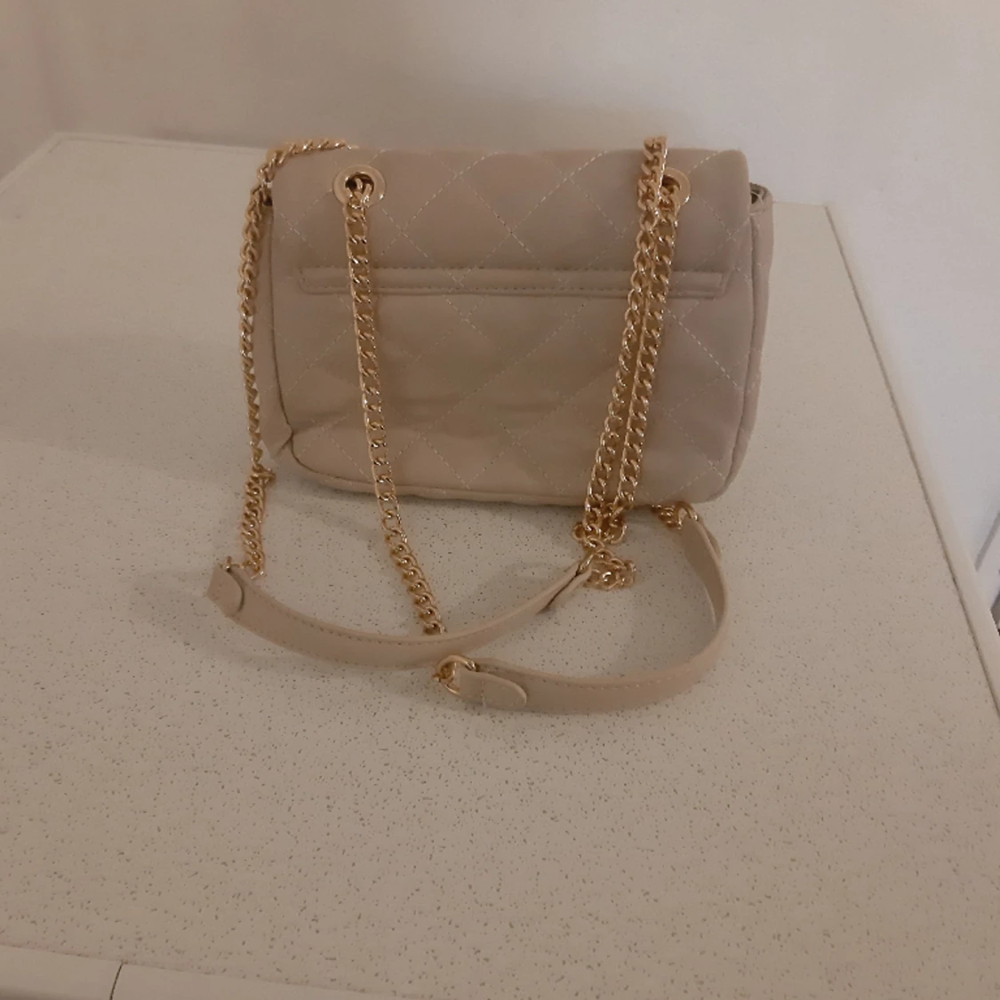 Valentino ocarina väska  - 90