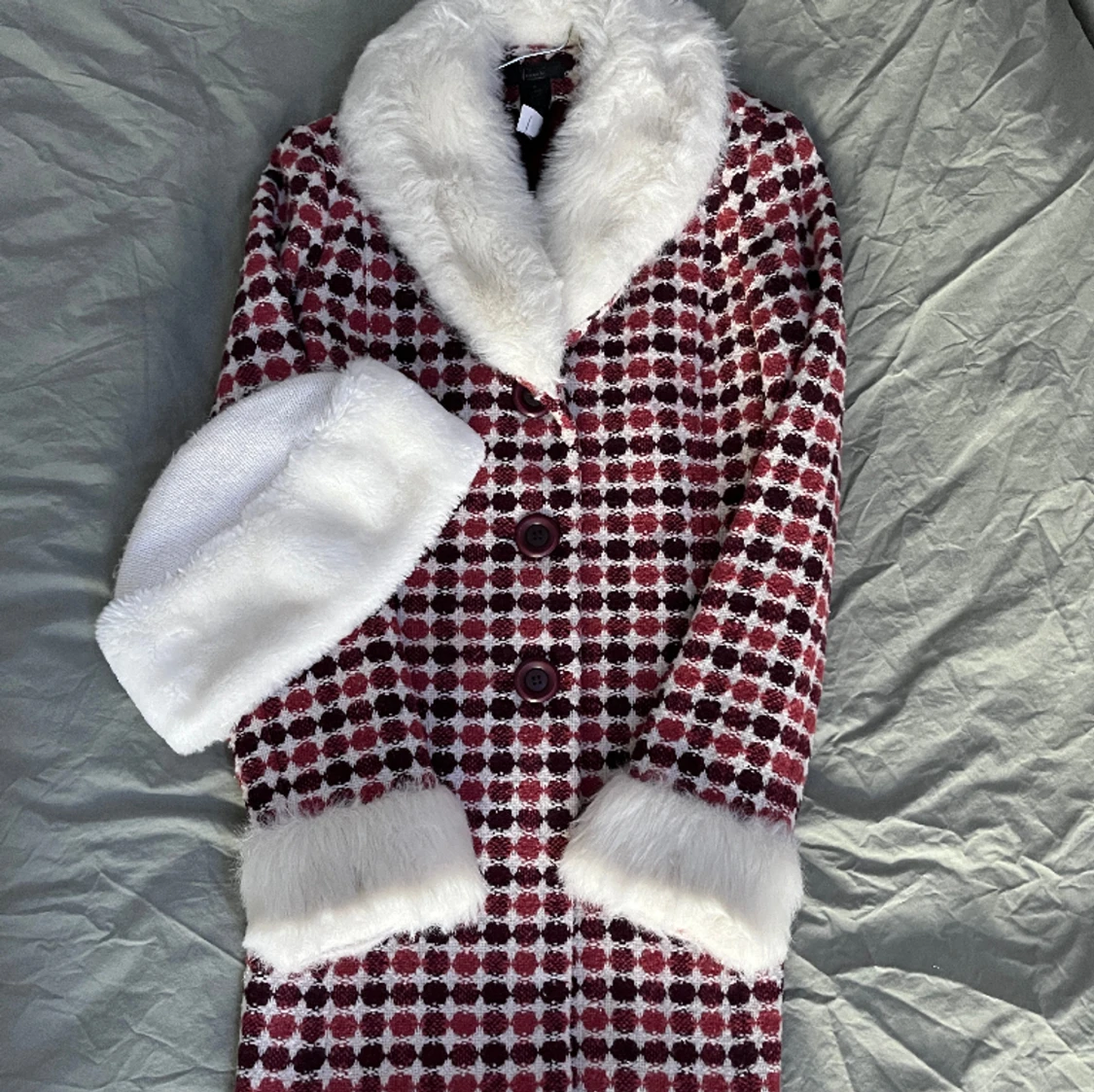 Rutig kappa med mössa