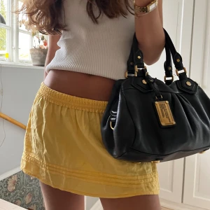 Ljusgul kjol - Jätte söt ljusgul kjol perfekt till sommaren💖💛