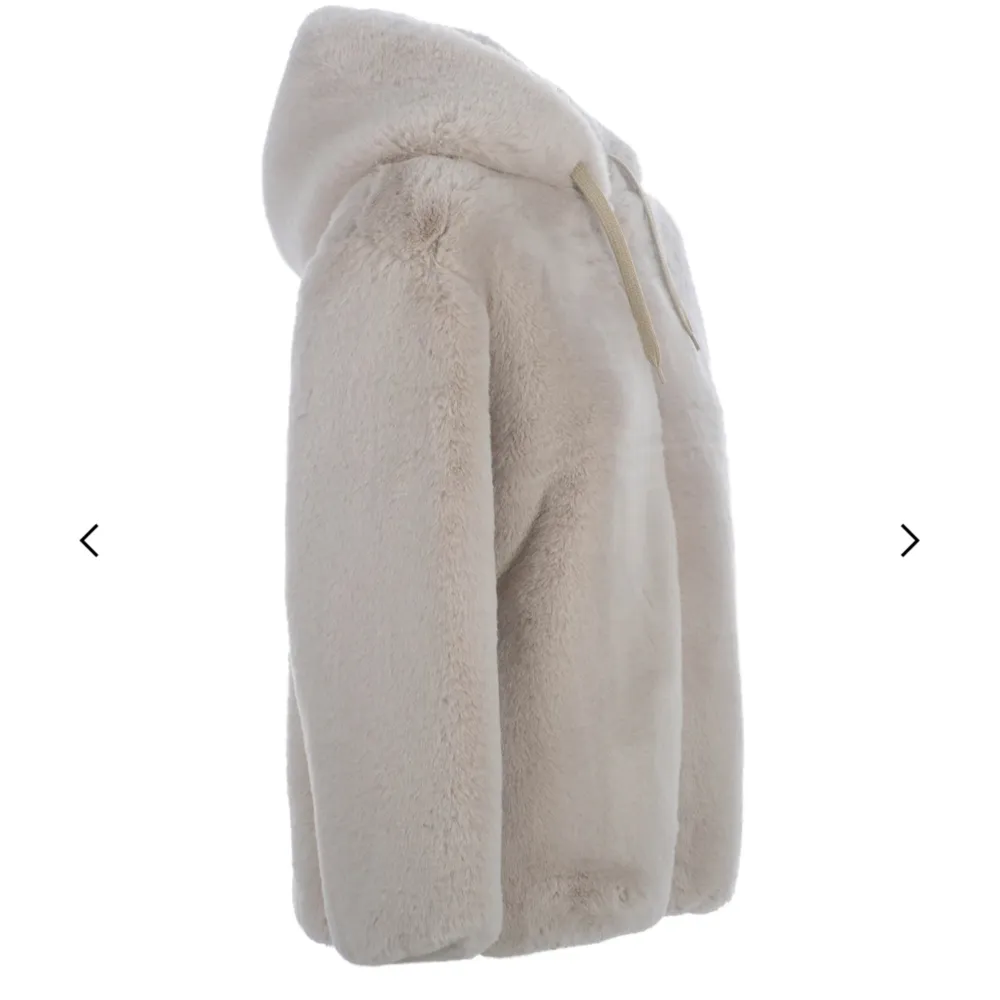 Superfin A.P.C jacka som endast är använd ett fåtal gånger!!💕 Den är i nyskick, säljer för 4900 kr (Nypris ca 7950 kr) den är slutsåld på nätet!!. Takit.