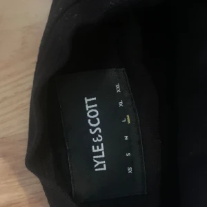 Lyle and scoot tunn ärmad-tröja - Bra skick, iprincip ny skick. Storlek L, tunnare tygg. Pris kan diskuteras 