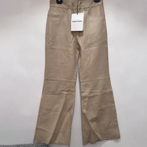 Byxor  - Snygga skinnbyxor från Stand Studio