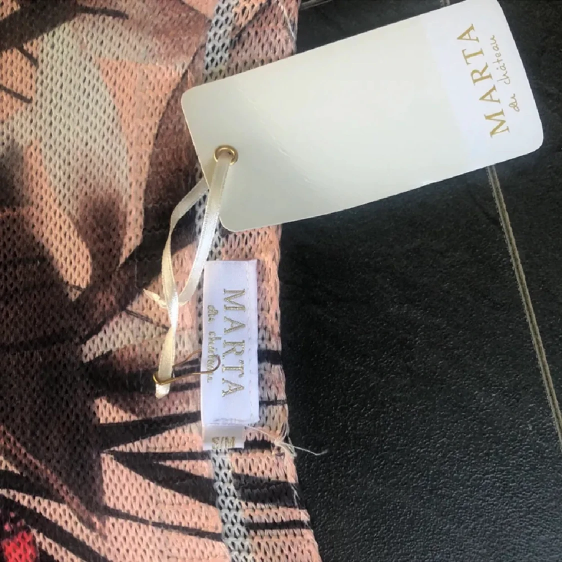 Stickat tröja ny med prislappen kvar  - 90