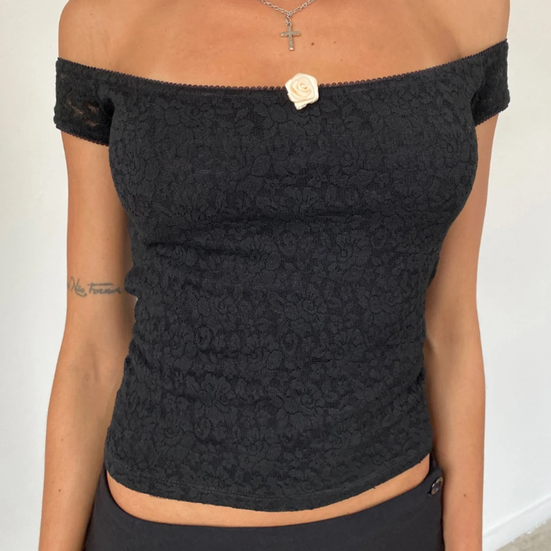 Motel rocks offshoulder topp