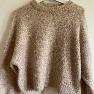 Stickad tröja - Stickad tröja köpt på Zalando, storlek M men passar mer Xs-S