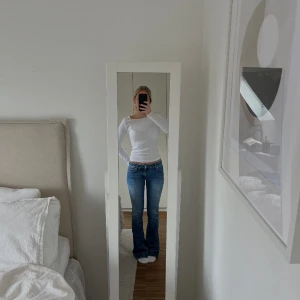 Low waisted jeans - Lågmidjade jeans från replay! Jag är ca 168cm. Jeansen är knappt använda❤️