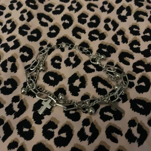 Armband med kors  - Owowowoowow