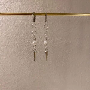 Lollo Earrings - Trendiga örhängen! 