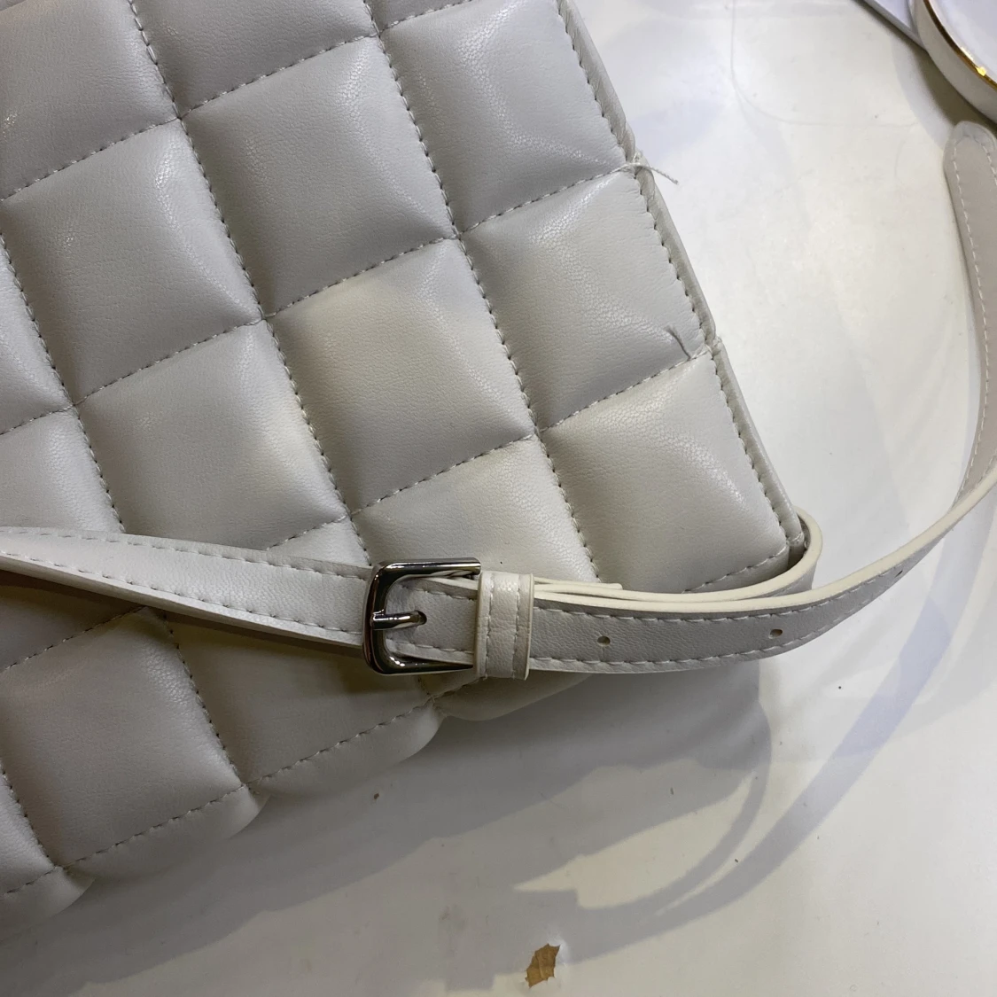 Snygg fin vit väska  - 91