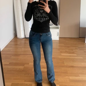 Blåa jeans  - Blå jeans från shein i storlek S. 