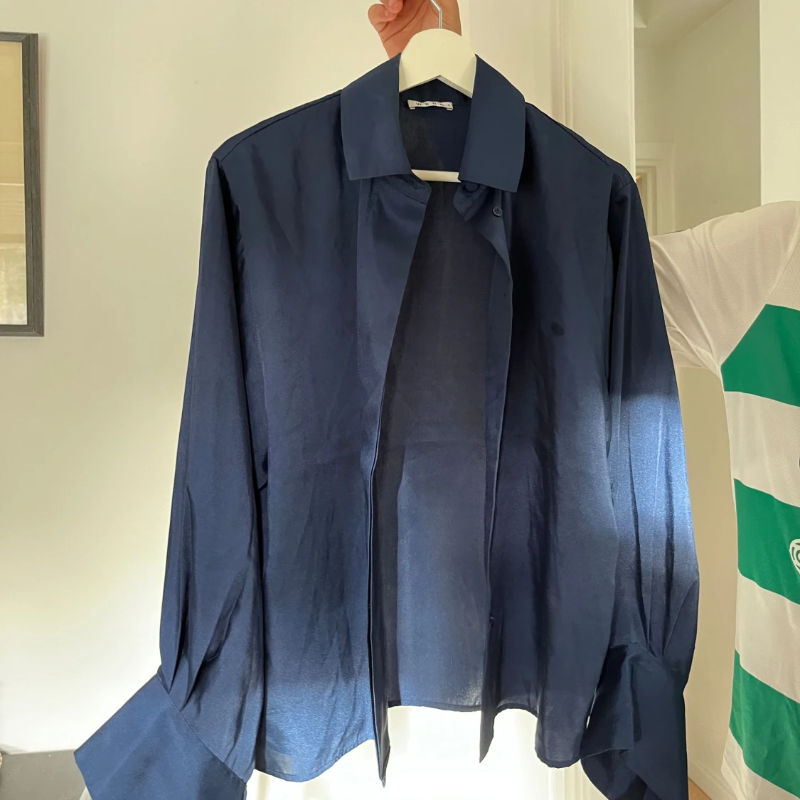 Mörkblå skjorta - 90