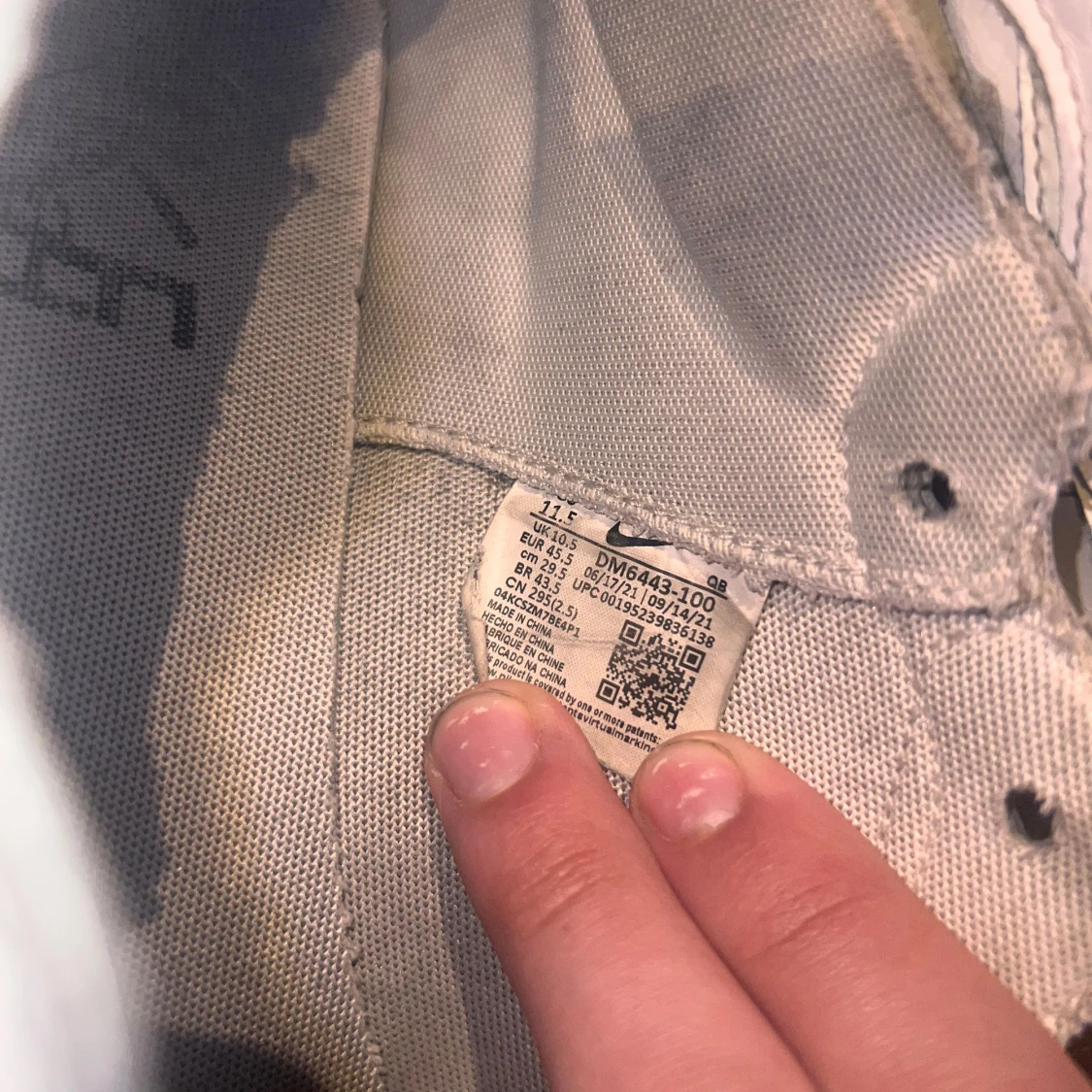 Nike Sacai blazer low all white with og box and laces - 93