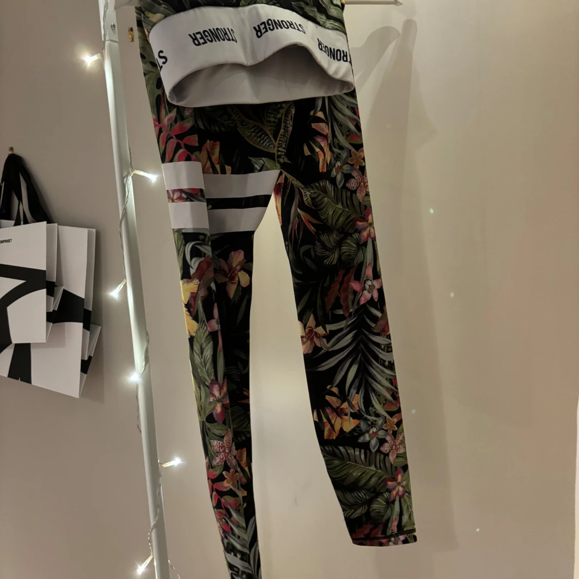 Stronger Tights (Vietnam) - 91