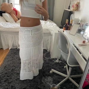 Långkjol  - Jättefin och unik långkjol som jag köpte på en marknad i spanien för 300kr❤️