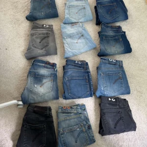Dondup George Jeans - Säljer massa Dondup jeans dom flest i modellen "George". Gå in på min plick för att se alla olika storlekar 30-33. Om någon är intresserad av alla är priset 10 000kr.