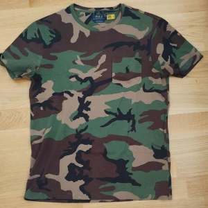 Ralph Lauren t-shirt - Ralph Lauren t-shirt i camouflage.
