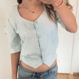 Ljusblå tröja - Superfin ljusblå tröja ifrån hotline 💋 Strl S skulle jag säga ❤️ Tryck gärna på köp nu men läs bio först ❤️
