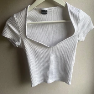 Topp - Använt 1 gång kanske, passar inte min stil. 