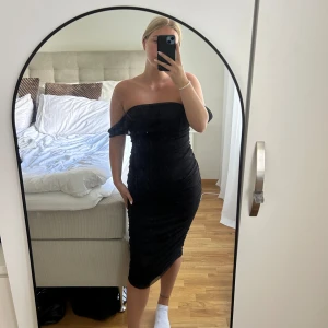 Mesh klänning - Superfin midiklänning i mesh från Missguided. Helt ny med prislapp. 