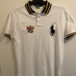 Piké från Ralph Lauren - Snygg piké från Ralph Lauren.  Köpt för 699:-  Använd fåtalet gånger, skick 9/10 Storlek: M