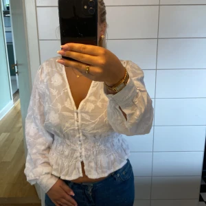 Blus - Super söt blus från Lindex knappt använd🫶🏽
