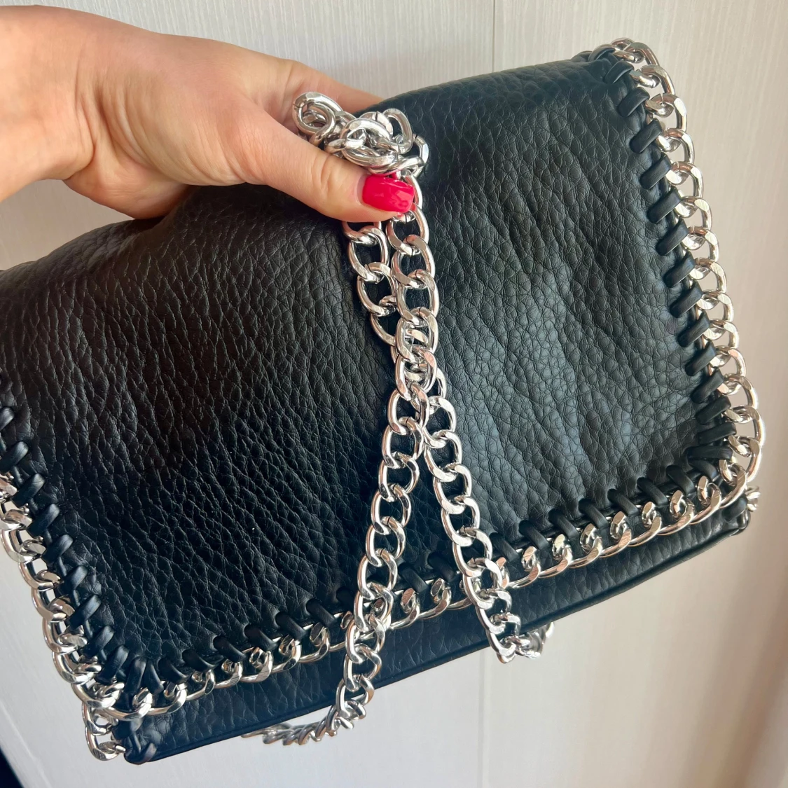 Tiamo axelremsväska