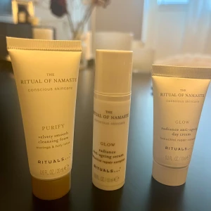 Ritual Of Namaste - Hudvård från Ritual Of Namaste. Helt nya. Cleansing Foam - 20ml. Serum - 10ml. Day Cream - 10ml.