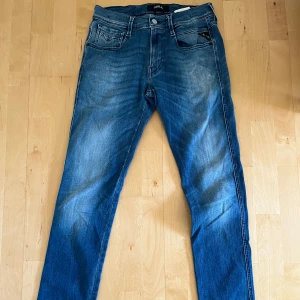 Replay anbass hyperflex - Sjukt snygga replay anbass. Storlek 29/32. Hör gärna av dig om du vill köpa.