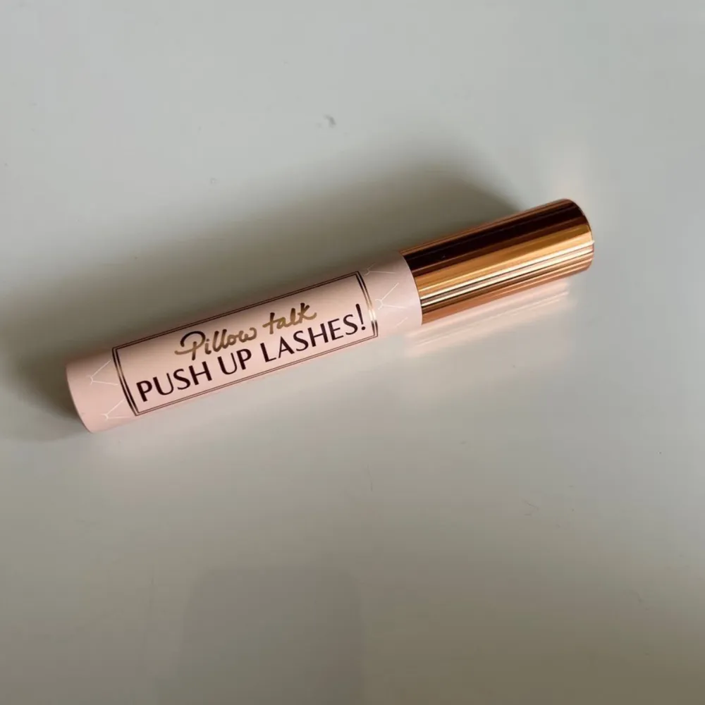 aldrig använd mascara från charlotte tilbury som inte kommer till användning för mig eftersom jag bara använder vattenfasta mascaror :). Skönhet.