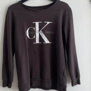 CK tröja  - 5/10 kvalitet pris går att diskutera säljs då jag inte använder den längre   Kom med bud 