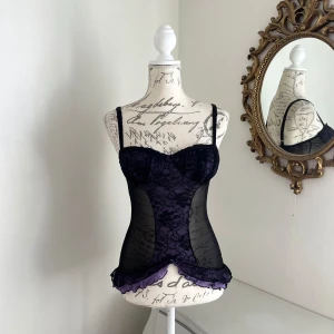 Korsett topp - Vintage topp med vadderad byst som passar storlek xs-s 🦢