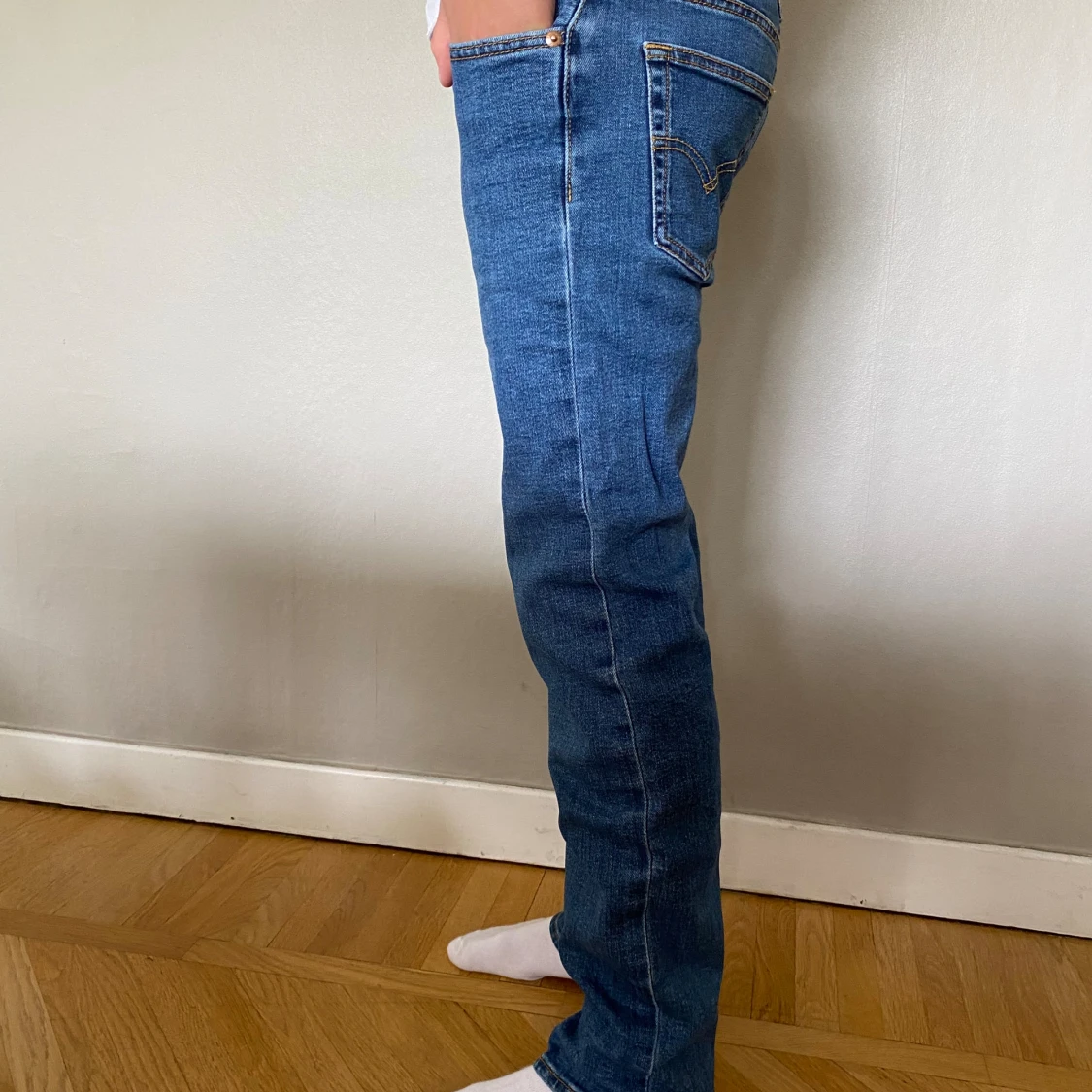 Mörk blåa jeans  - 91