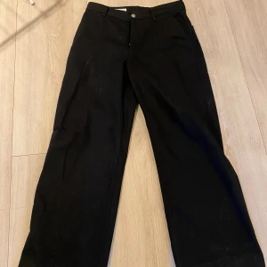 Zara jeans wide fit - vida byxor från zara inte använda så mycket 