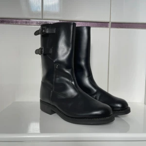 BOOTS - Snygga boots, tyvärr för små för mig   Storlek 41   Aldrig använda