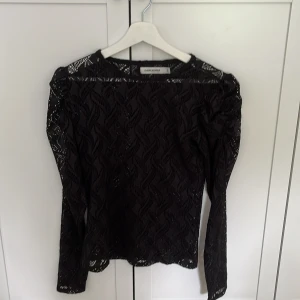 Spets topp - Jötte fin topp i typ spets