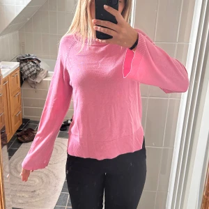 Rosa tröja - Rosa fin stickad/ tunn  tröja från Ginatricot. Storlek Xs, som ny💕