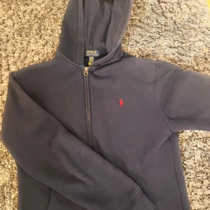 Ralph lauren tröja - Använt skick men inga stora defekter 