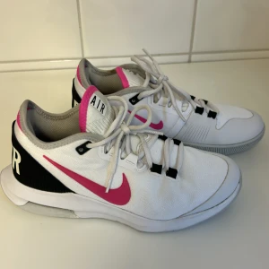 Nike air Max  - Som nya har en ny sula , trodde det skulle avhjälpa att dom köptes lite för små. 