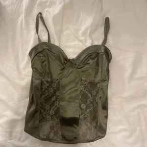 Jättefin top  - Jättesöt grön top som inte kommer till användning. 🥰😢