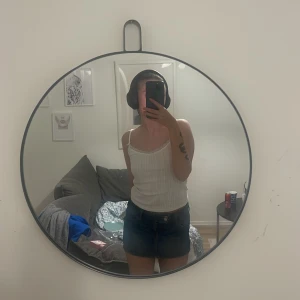 Mini jeans kjol  - En mini jeans kjol från H&M  Aldrig använt, men lappen är borta 