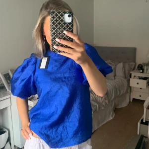 Blå blus💙 - Säljer världens finaste blåa blus💙Nypris 450kr🩷