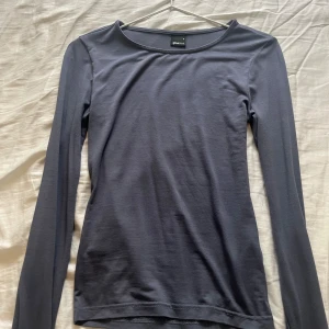 Gina tricot- soft touch tröja  - Fin tröja som passar många outfits! Bra skick- används 1 gång. Original pris från affär= 199kr.