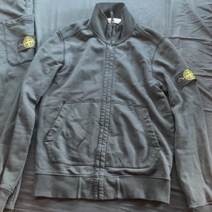 Stone island dress - Säljer min Stone island dress pga att den aldrig används
