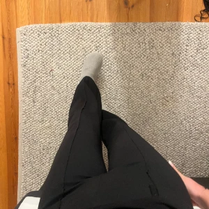 Kostymbyxor  - Jätte snygga kostymbyxor från Gina och i dunder skick, säljer ändats för att jag inte har någon användning för de