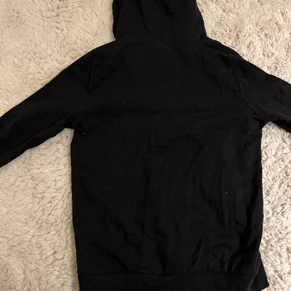 Svart zipup hoodie  - 90