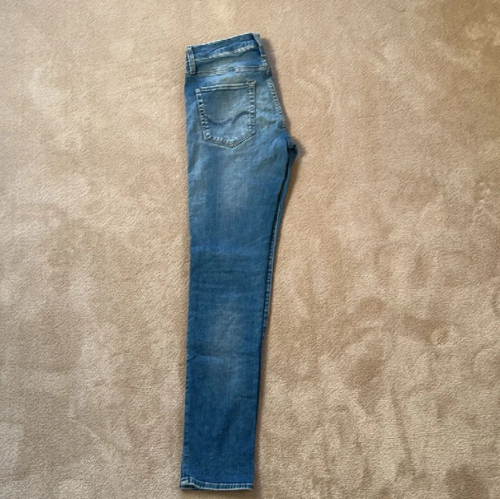 Feta jeans från Jack and Jones . Jeans & Byxor.