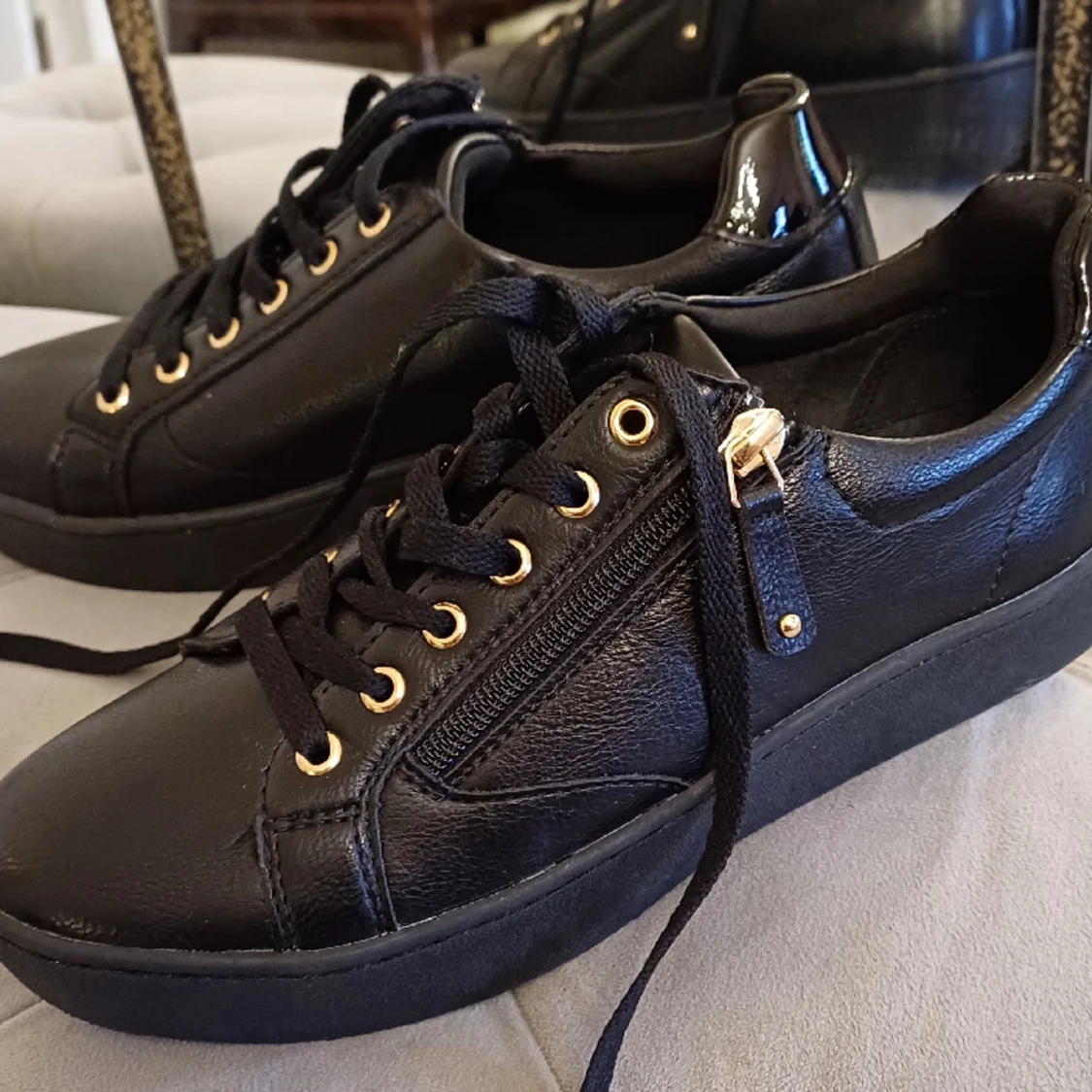 Nästintill nya lack sneakers